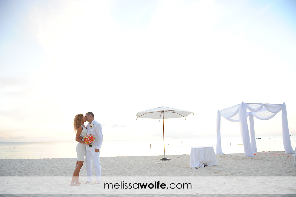 melissa-wolfe-cayman-beach wedding0056.jpg